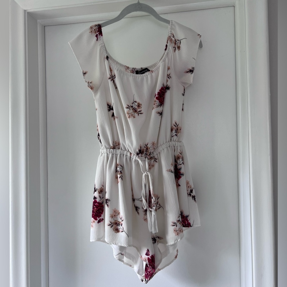 Nordstrom x Shareen White Floral Romper, Elastic Tie Waist - Size 8